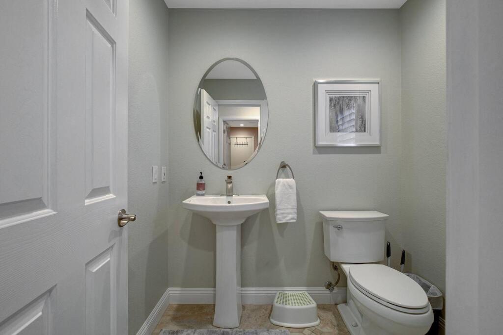 Beautiful 5Br W/King Beds, Pool & Hot Tub, Games Βίλα Λας Βέγκας Εξωτερικό φωτογραφία