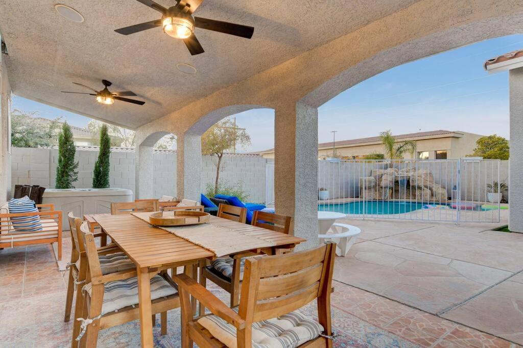 Beautiful 5Br W/King Beds, Pool & Hot Tub, Games Βίλα Λας Βέγκας Εξωτερικό φωτογραφία