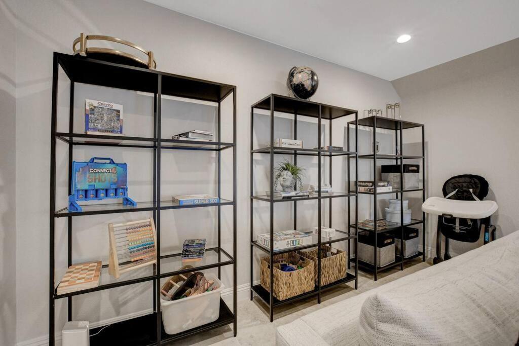 Beautiful 5Br W/King Beds, Pool & Hot Tub, Games Βίλα Λας Βέγκας Εξωτερικό φωτογραφία